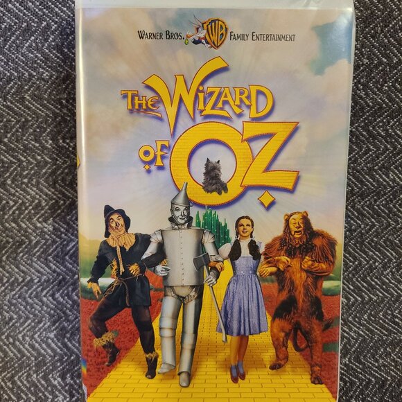 The Wizard of Oz (VHS, 1999, Clam Shell Packaging) - Picture 1 of 8